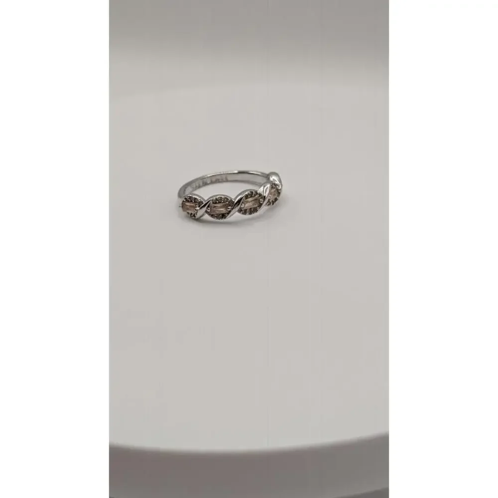 Sterling Silver Twisted Leaf Design Ring Size 9